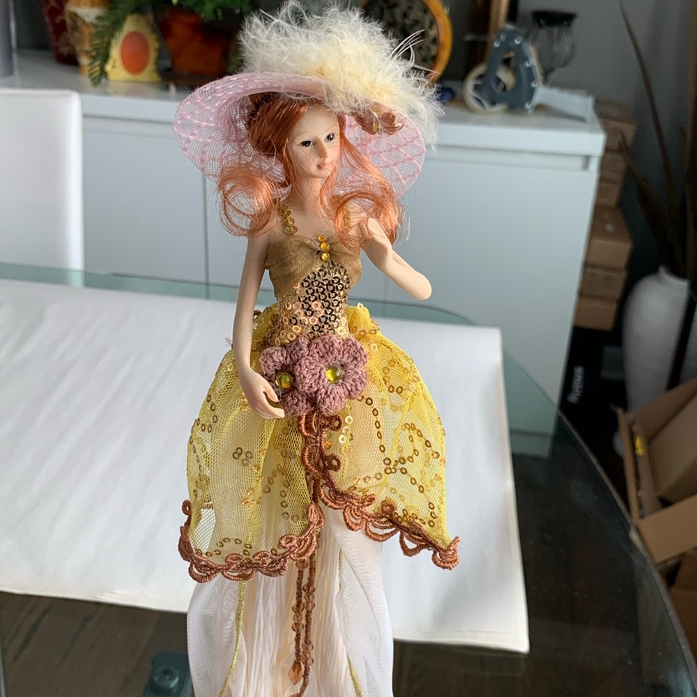 Popular Creations Victorian tassel doll Collectible Fashion Dolls Porcelain